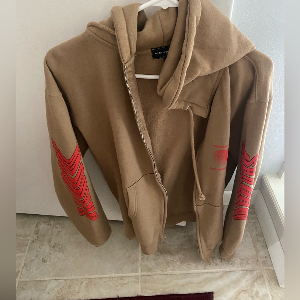 shadow hill hoodie size medium